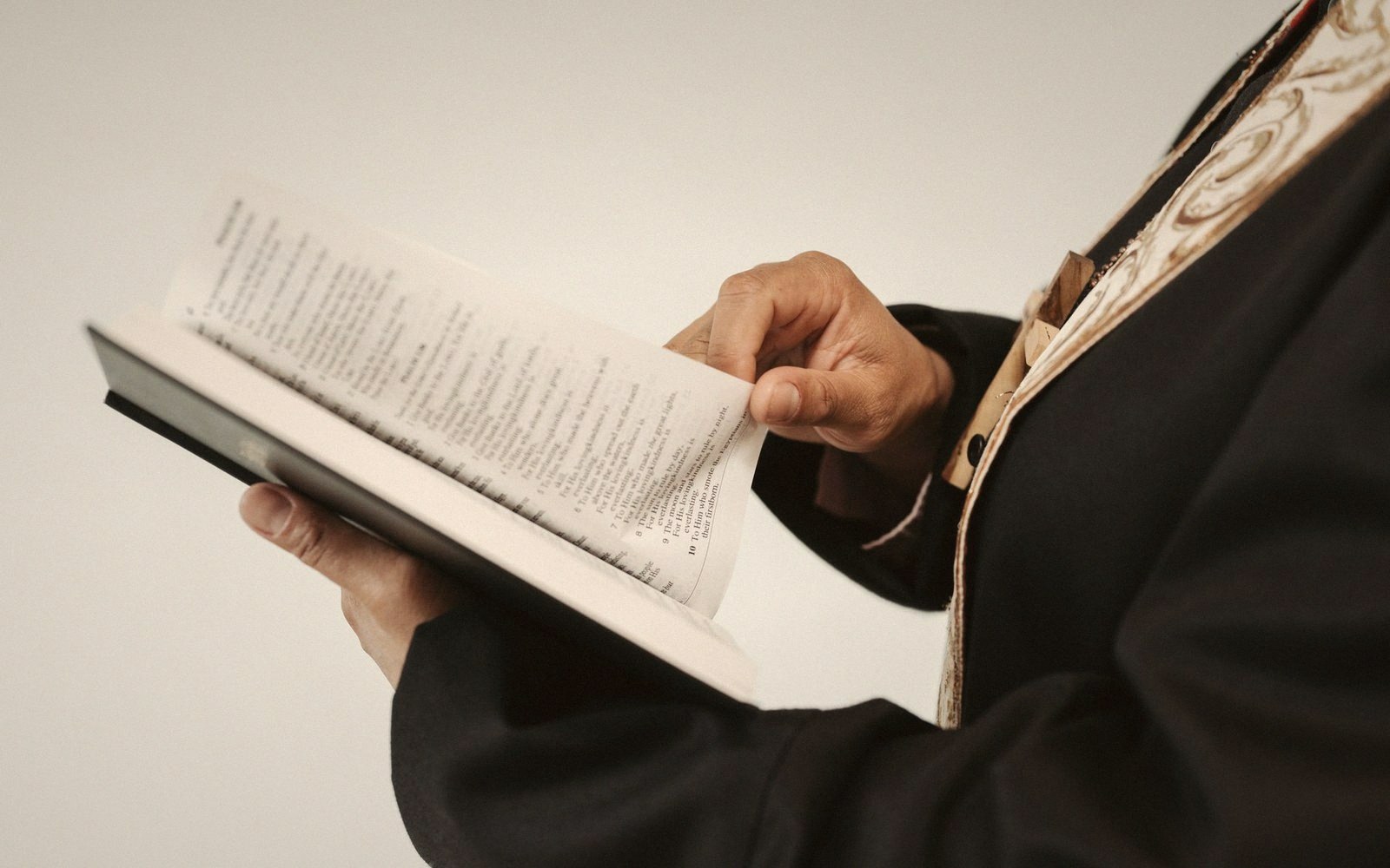 An open register with two witness signatures